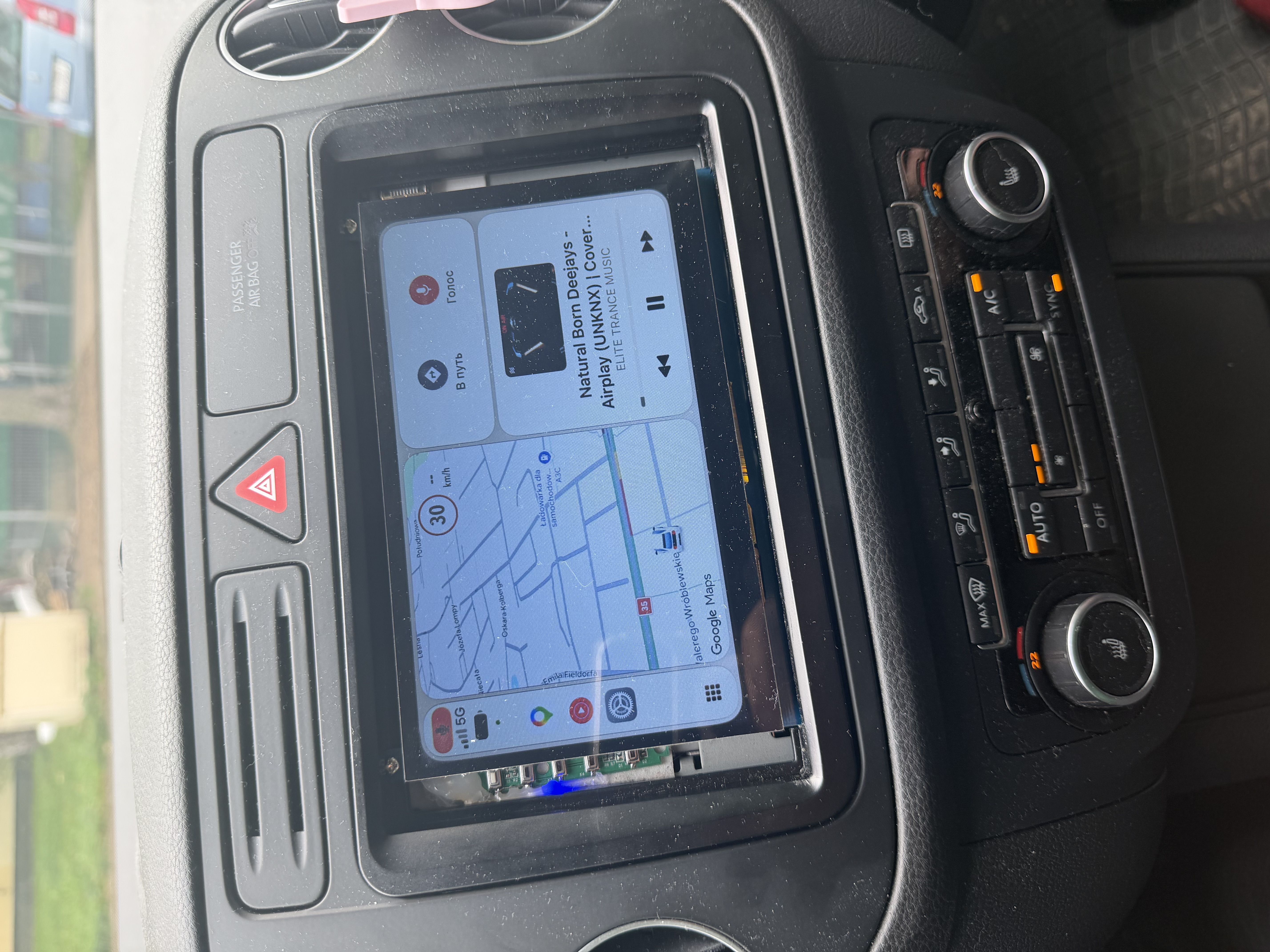 CaRadio: Building a Custom Head Unit for My Volkswagen Golf